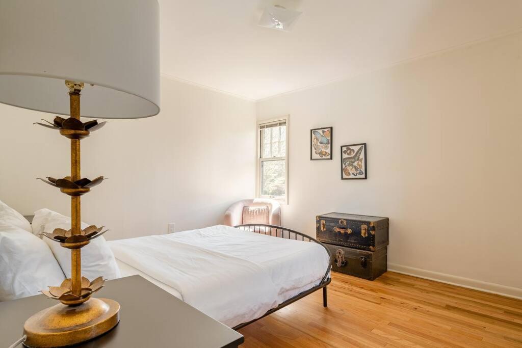 Holiday home Collection - 1923 Belmont House Of Antiques - Coffee & Brunch