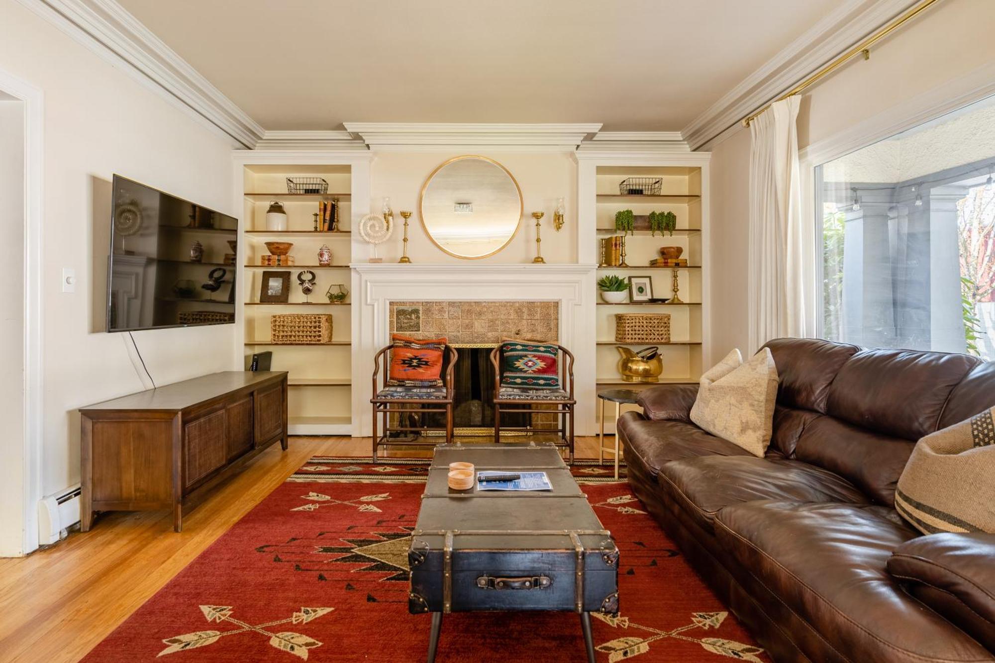 Holiday home Collection - 1923 Belmont House Of Antiques - Coffee & Brunch Portland